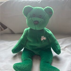 Ty Beanie Baby Erin The Bear 1997 Retired Plush Toy NO TAG Baby
